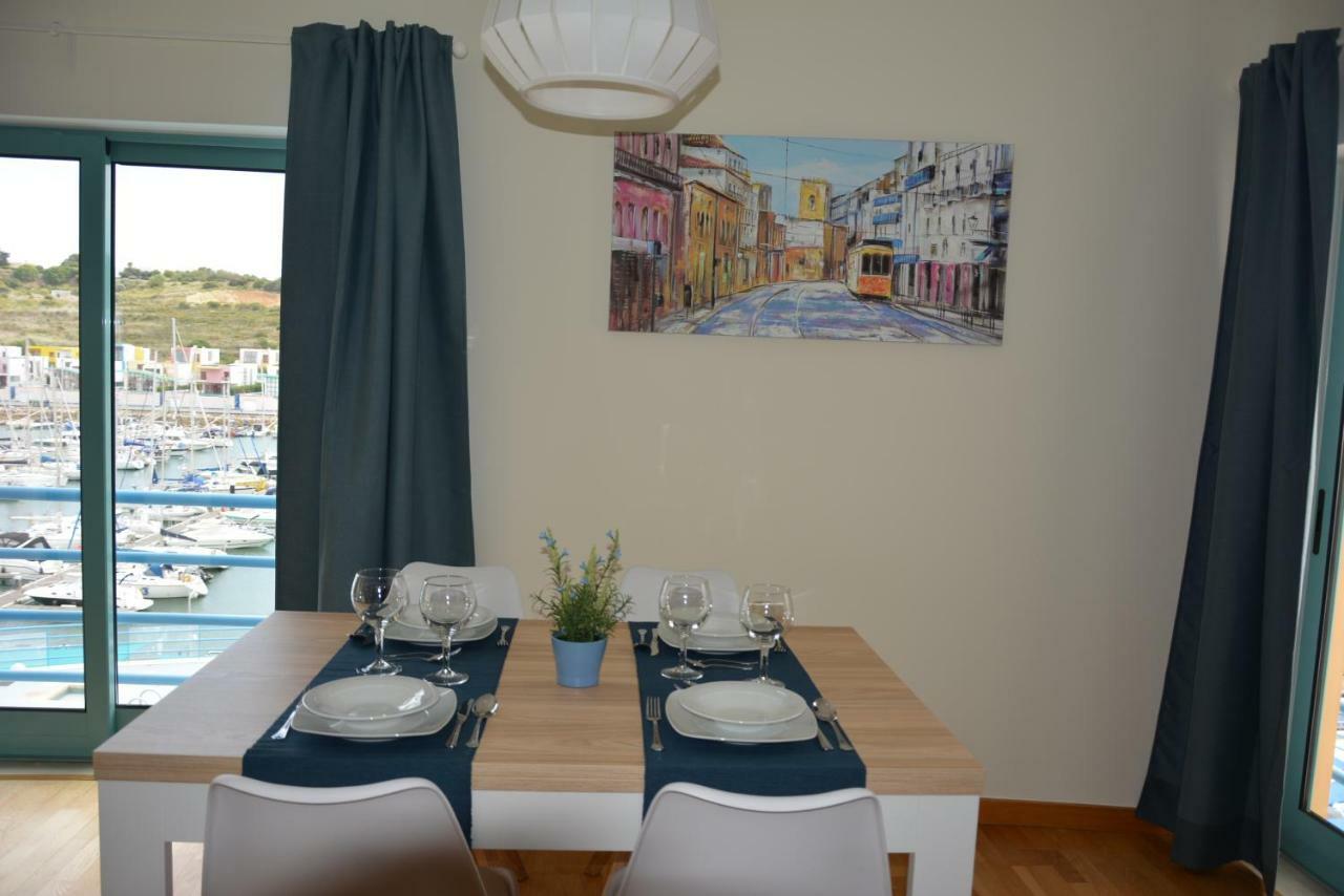 אלבופיירה Stunning Apartment With Marina Views מראה חיצוני תמונה